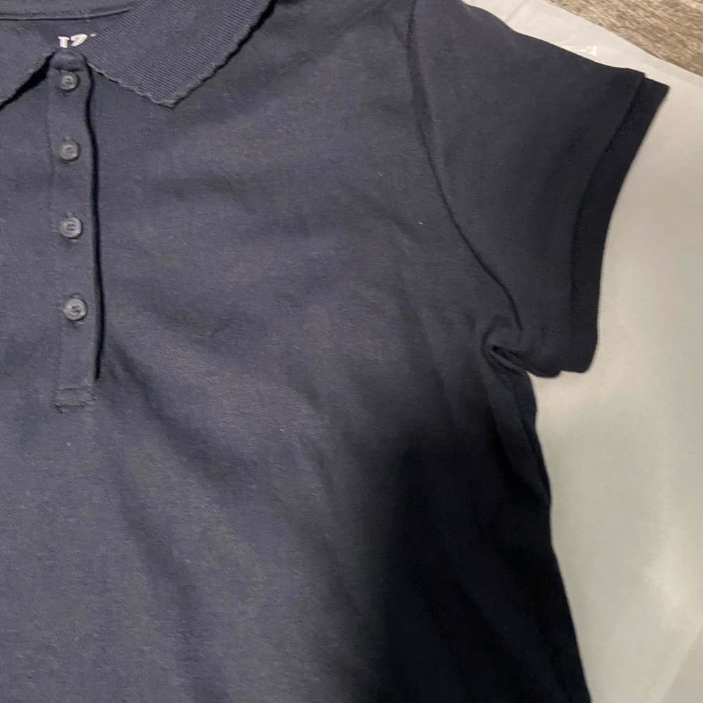 IZOD approved school wear uniform top. - Picture 4 of 10